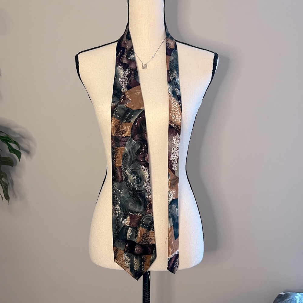 EUC BELLINI Multicolored Layered Abstract 100% Silk Tie 58.5"
